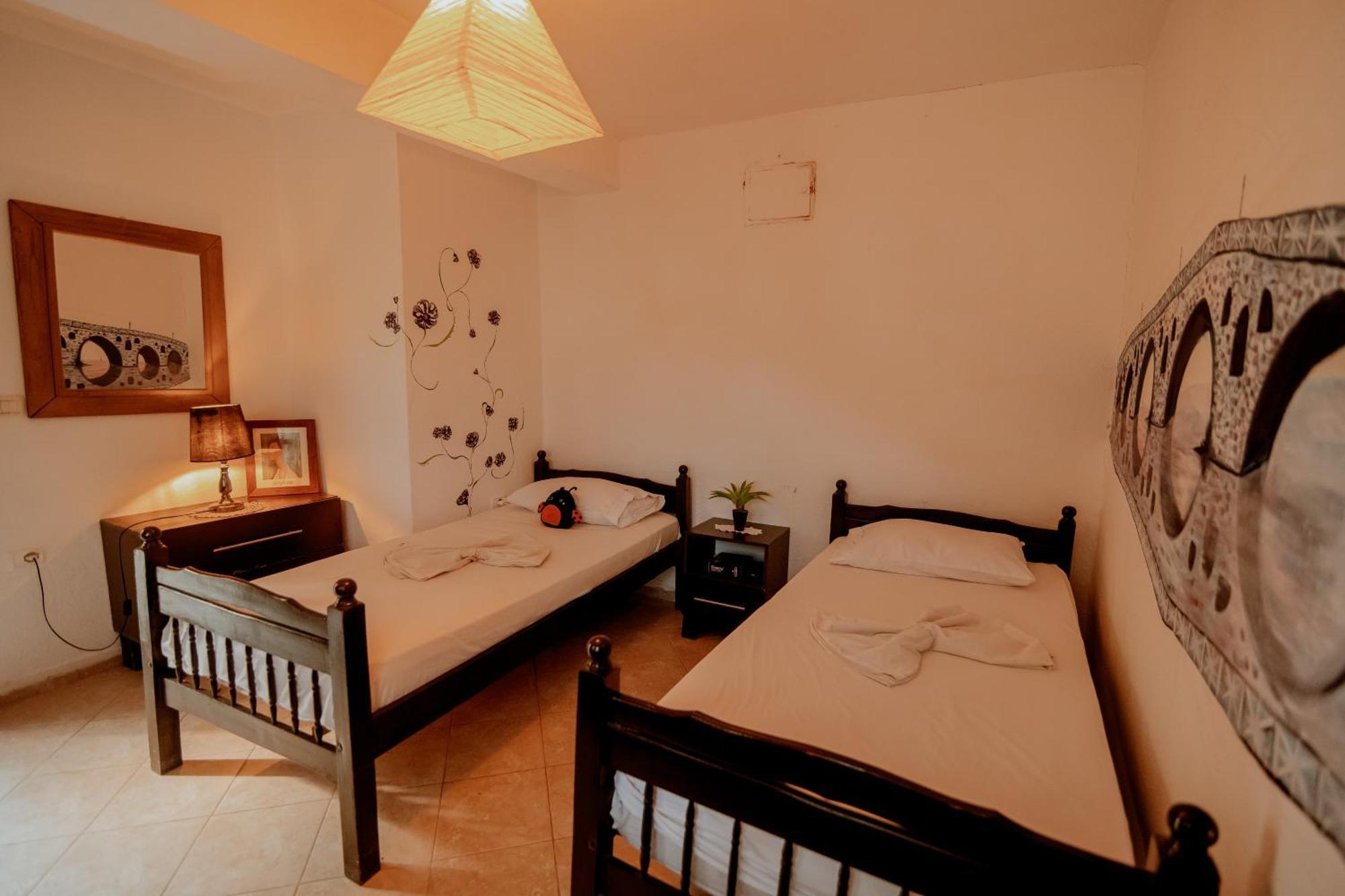 Berat Backpackers Hostel Exterior photo